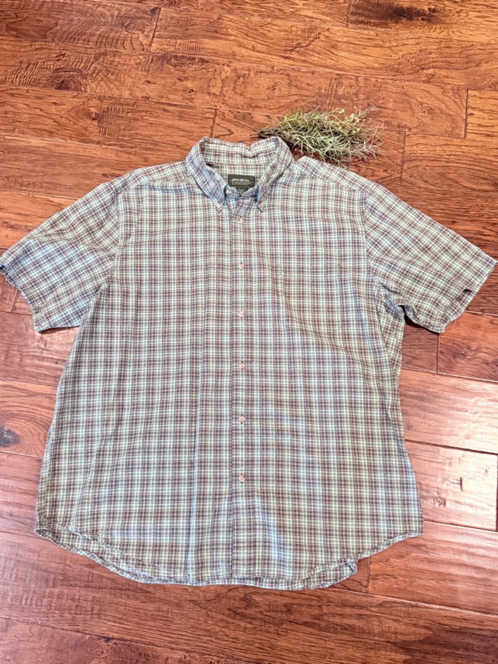 Eddie Bauer Short-Sleeve Plaid Button-Down Shirt - green & grey